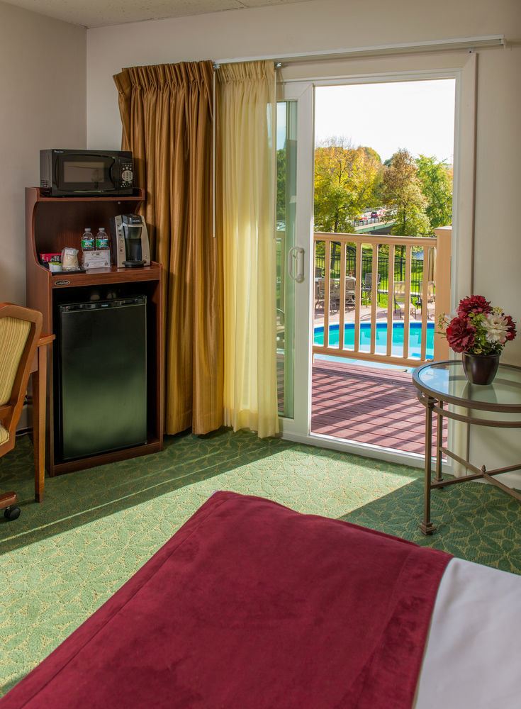 University Inn Academic Suites Orono Extérieur photo