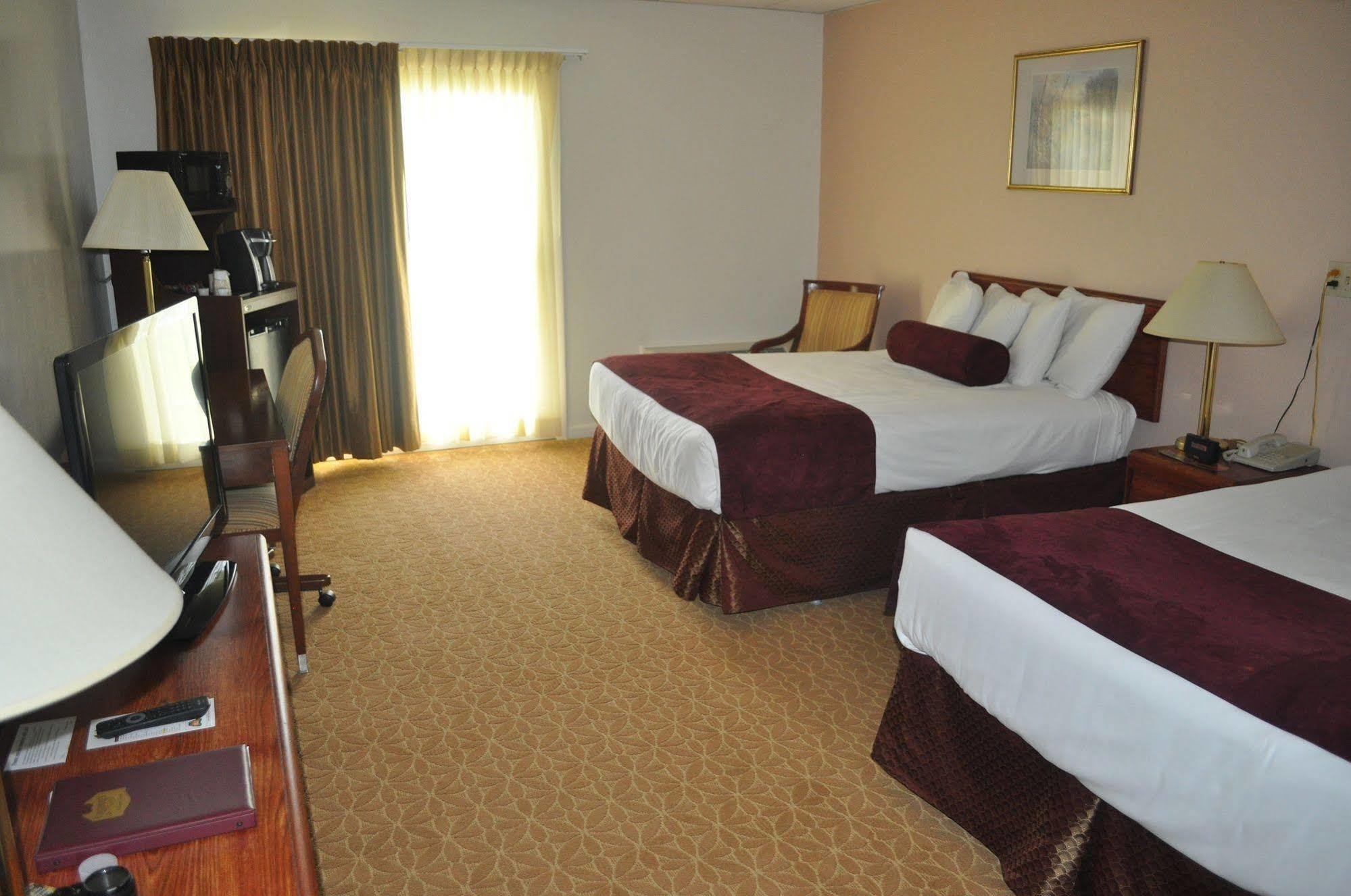 University Inn Academic Suites Orono Extérieur photo