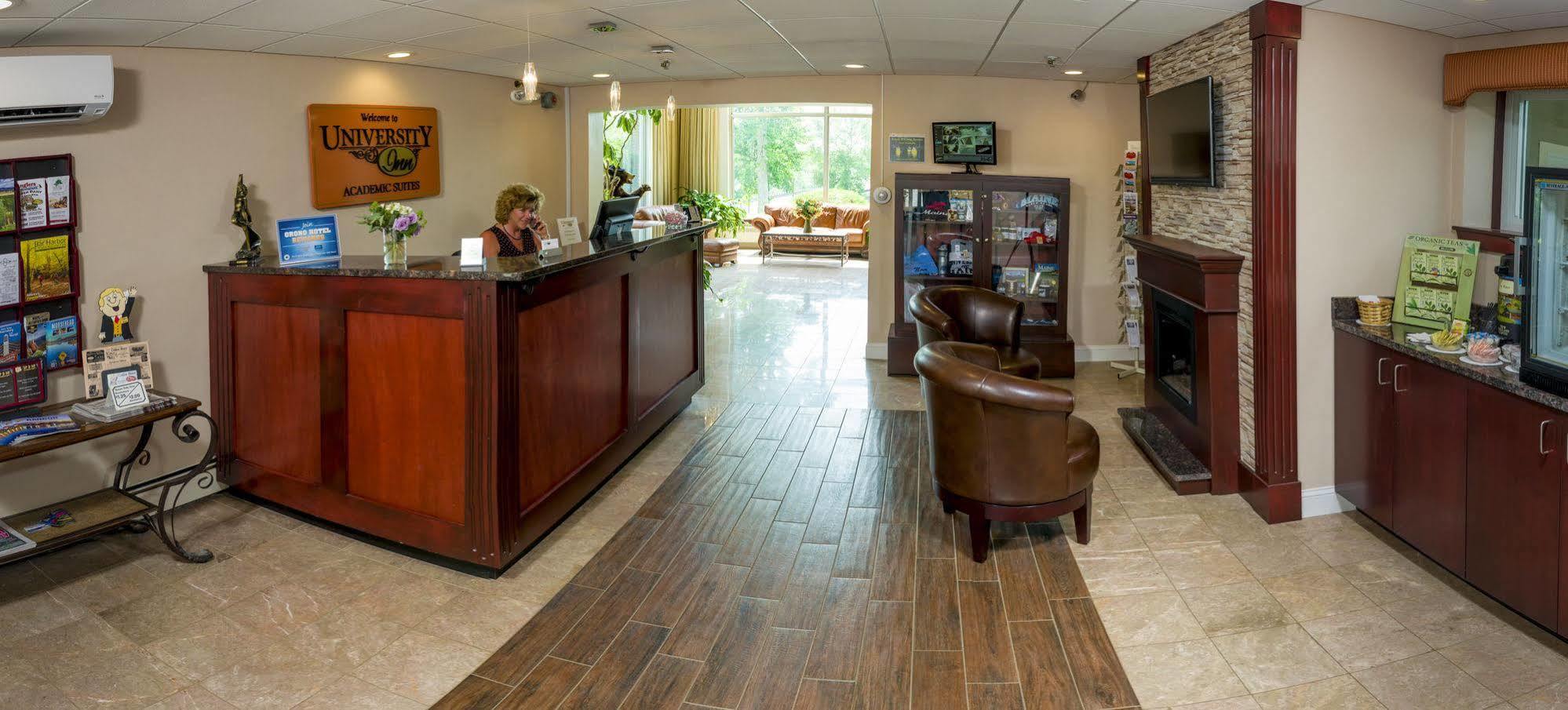 University Inn Academic Suites Orono Extérieur photo