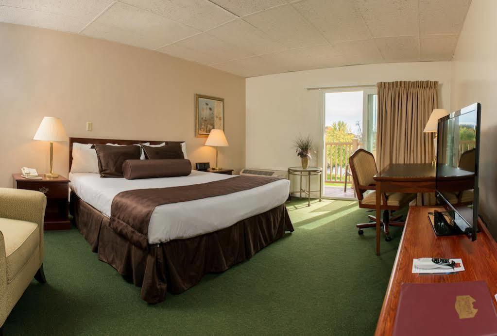 University Inn Academic Suites Orono Extérieur photo
